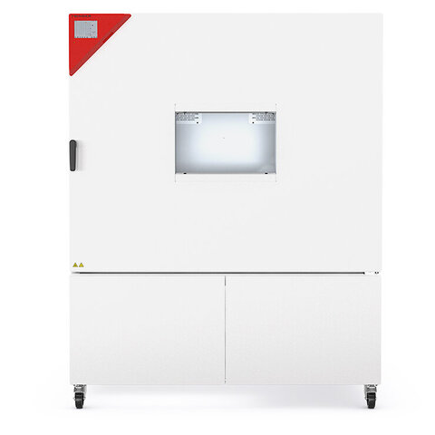  Wechselklimaschrank MK1020 mit geschlossener Tür vor einem weißen Hintergrund.