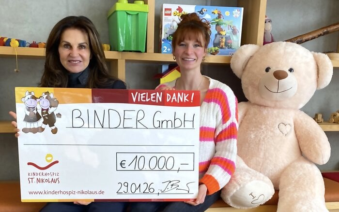 Mme Ingrid BINDER fait un don à l'hospice pour enfants St. Nikolaus
