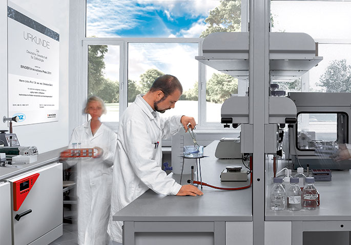 BINDER GmbH: CO₂ incubator from BINDER for research, industry, production